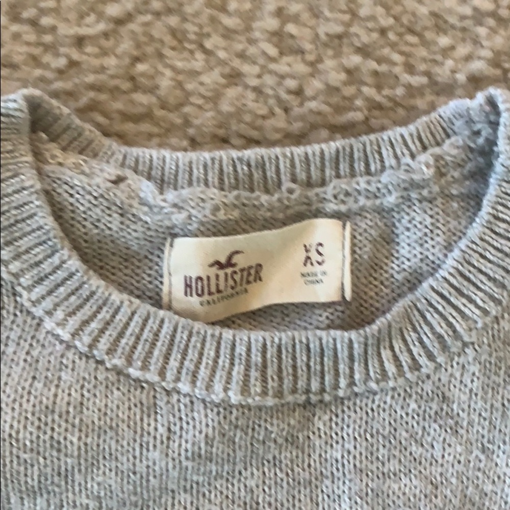 Hollister sweater - Picture 2 of 6
